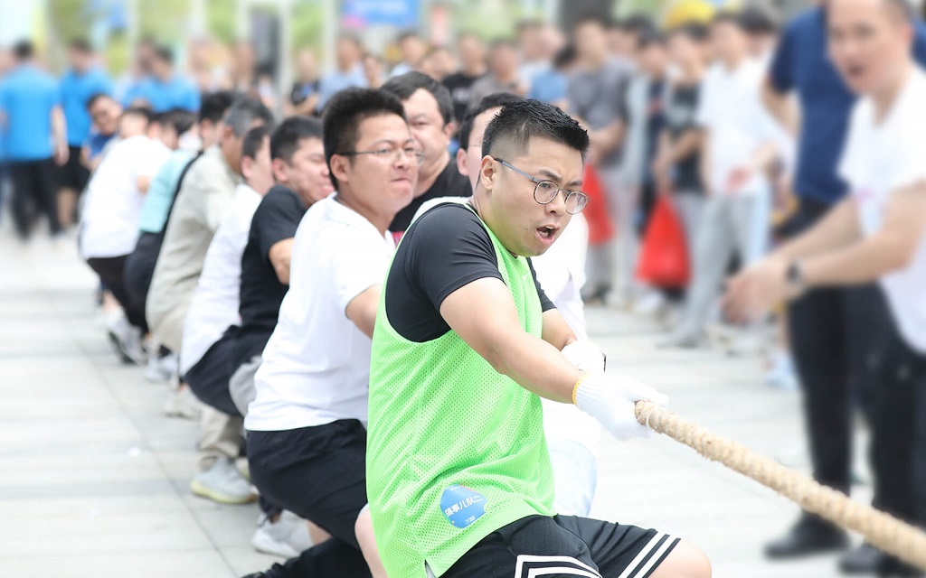 结构多元的薪资和定期团建活动